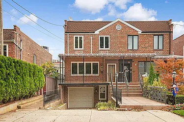 185 Oxford Street, #2