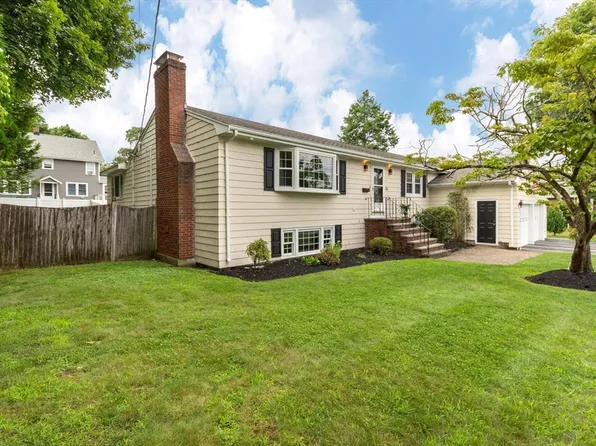 26 Victoria Ave, Reading, MA 01867