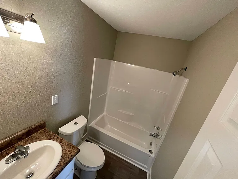 2420 Dudley St — Photo 11