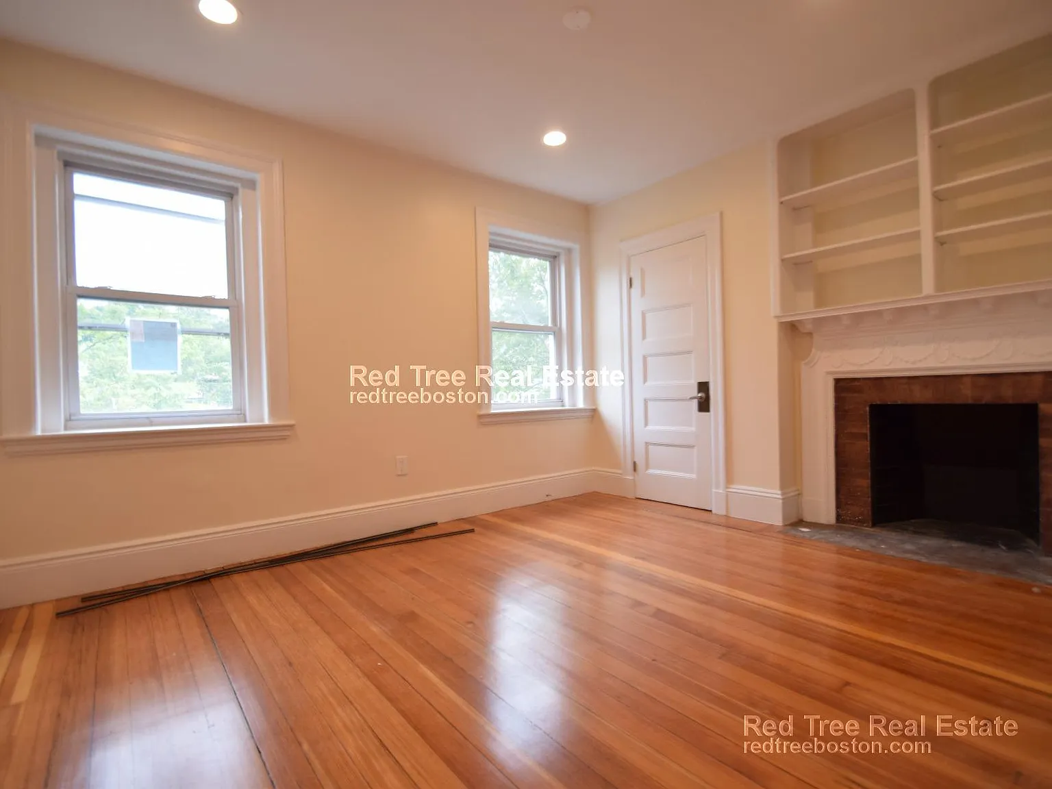 1616 Beacon St — Photo 3