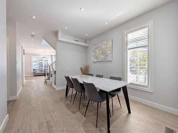 4th image of 31 Loire Valley Ave