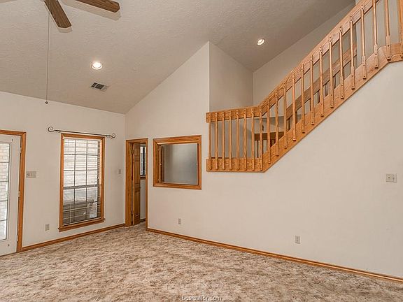 5th image of 813 Copperas Dr