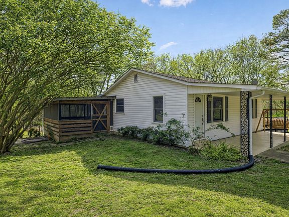 21st image of 2635 York Rd