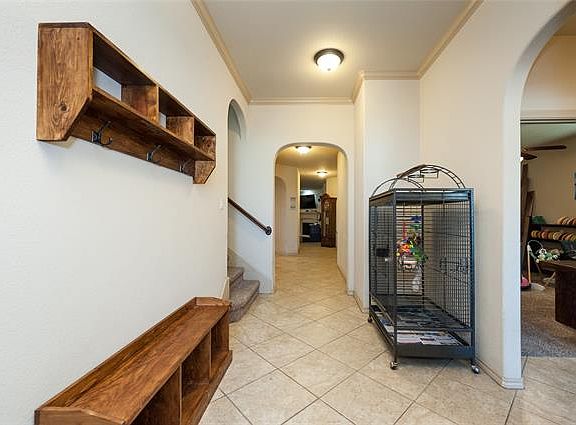 2nd image of 3105 Tamarack Ln