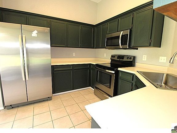 4th image of 307 E Hogan Dr
