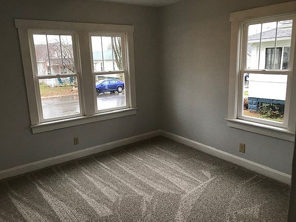 3rd image of 608 Allen Ave