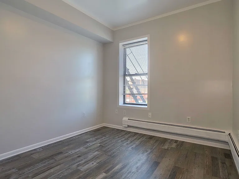 6311 Dewey Ave #15 — Photo 6