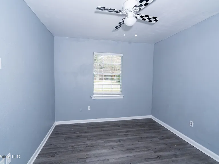 206 N Lang Ave — Photo 10