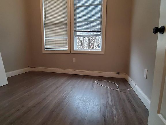 2nd image of 122 Virginia Ave #2RS