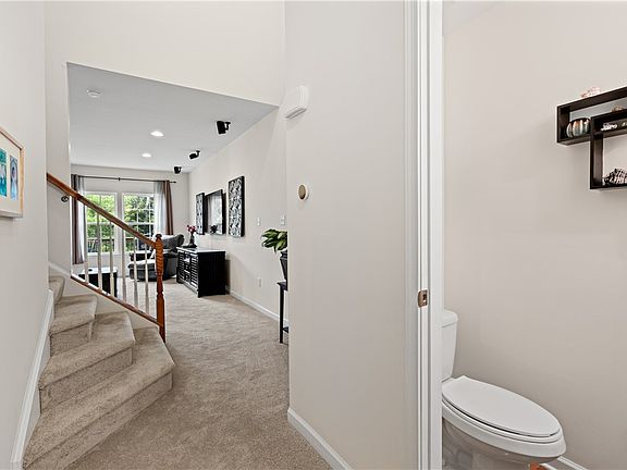 4th image of 6359 Club Dr