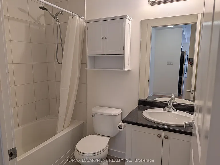 90 Charlton Ave W #702 — Photo 11
