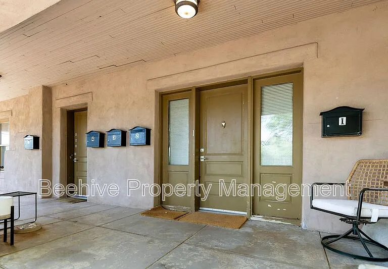 1301 W Monroe St #4 — Photo 3