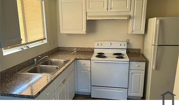 3354 W Shields Ave #201 — Photo 1