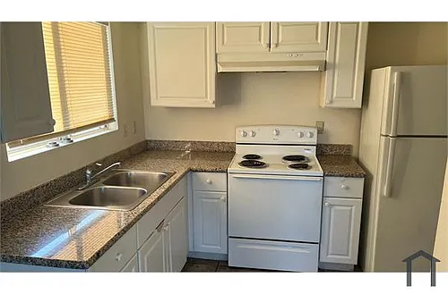 3354 W Shields Ave #201 Photo 1