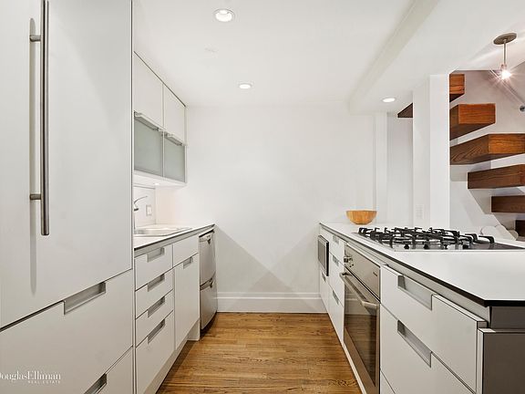 2nd image of 55 White St APT 2A