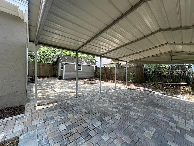 102 W Elm St — Photo 9