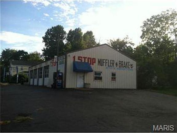2nd image of 228 E Harrison St