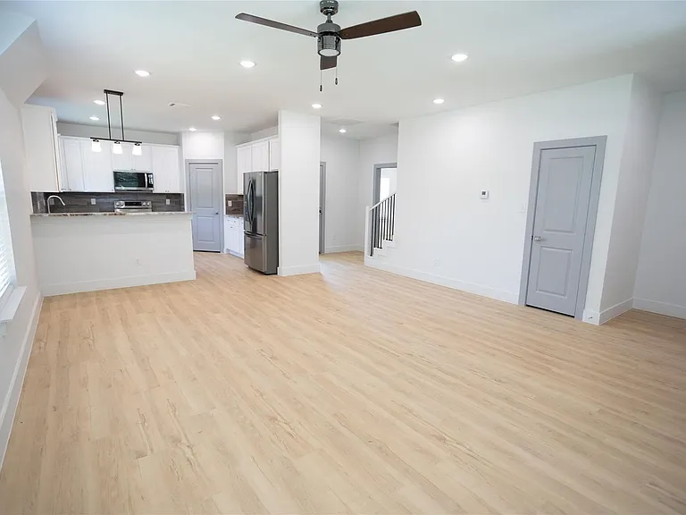 3817 Winfield Ave — Photo 4