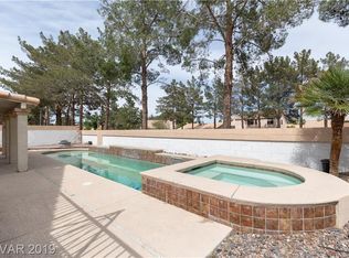 916 Sitting Bull Dr, Henderson, NV 89014