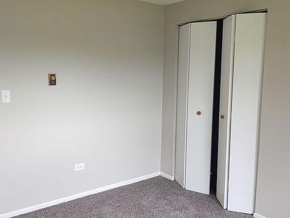 3rd image of 120 Orchard Ct APT 2