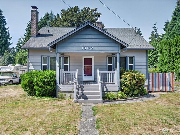 3rd image of 1302 E Victor Street