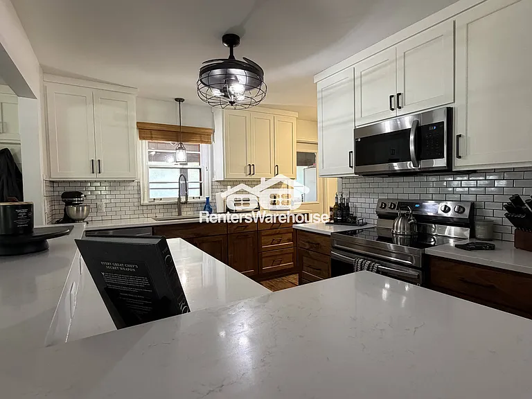 52 West Rd — Photo 4