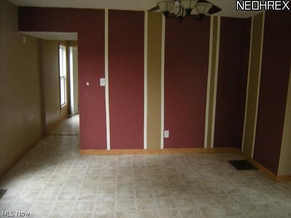 5th image of 205 W Cherry St