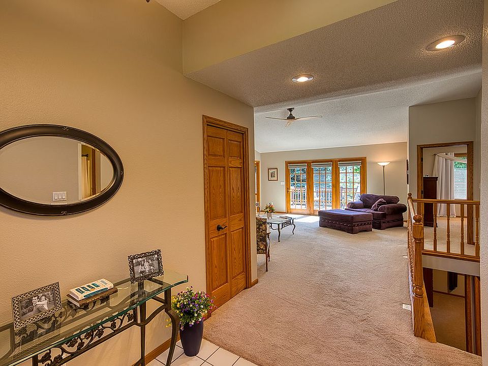 2608 Ella Ln, Yankton, SD 57078 Zillow