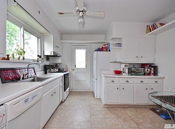 5th image of 1004 California Pl N