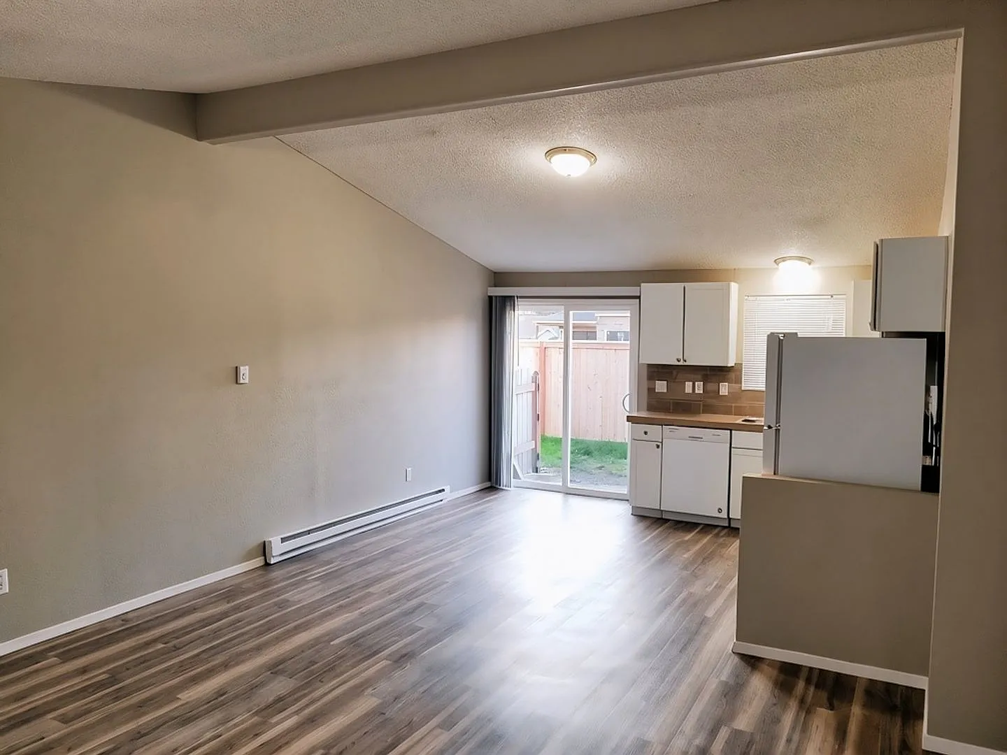 West Slope Apartments — Photo 4