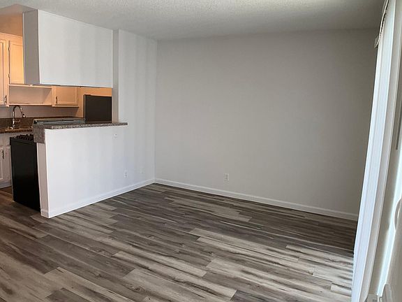 4th image of 6225 Fulton Ave APT 4