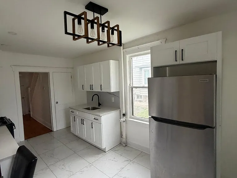 1419 Hiawatha Ave — Photo 1