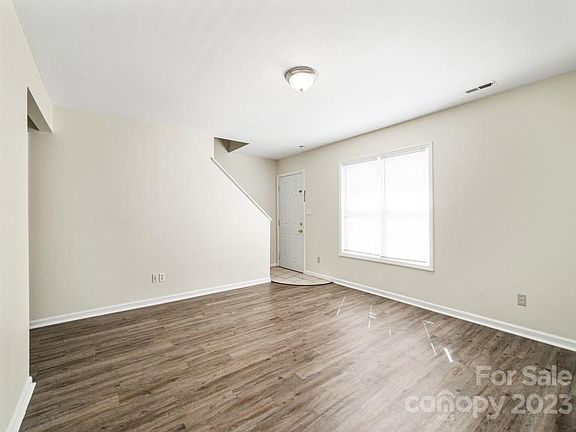 4th image of 2345 Northbrook Dr