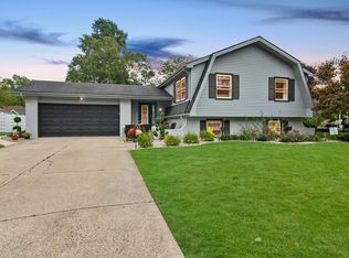 654 Saratoga St, Crown Point, IN 46307