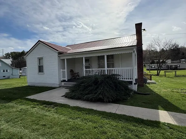 1843 Adria Rd, North Tazewell, VA 24630