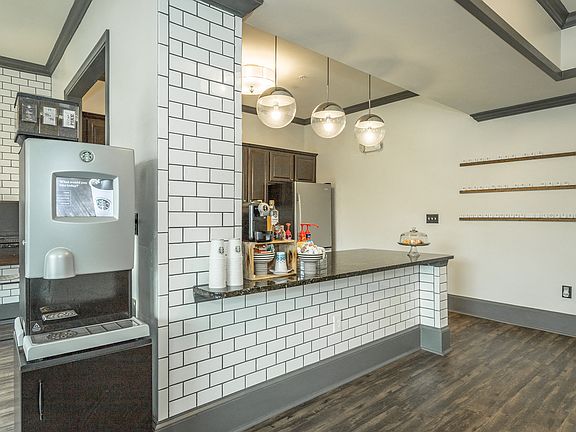 Complimentary Starbucks Coffee Bar at Amberleigh Ridge