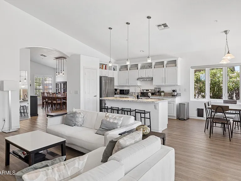 9647 E Ludlow Dr — Photo 8
