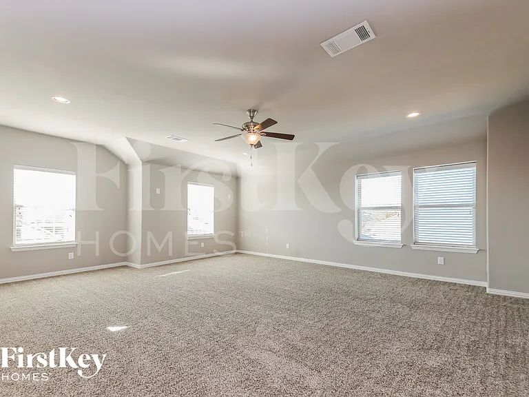 1208 Caney Creek Ln — Photo 11