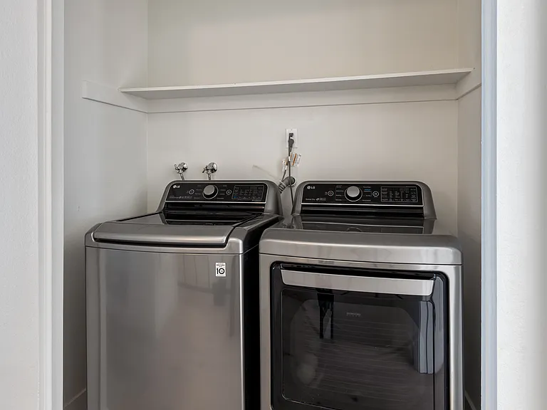 1916 Mathews Ave #E — Photo 12