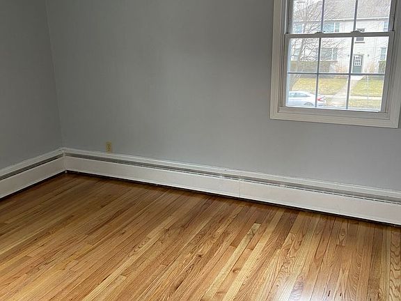 4th image of 580 Starin Ave #4