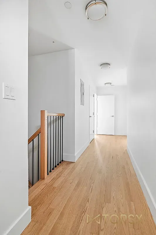 Building Photo - 802 Lafayette Ave #1