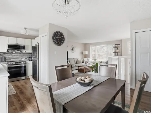 911 Dorothy STREET, Regina, SK S4X 1E2