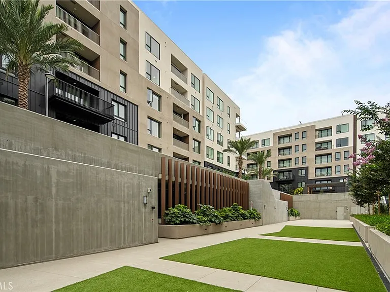 2602 Rivington — Photo 33