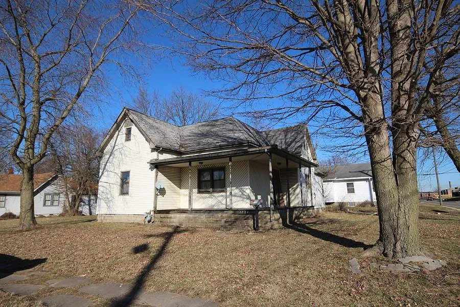 2224 Walnut St photo 1