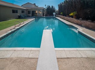 6420 Singingwood Ln, Las Vegas, NV 89107