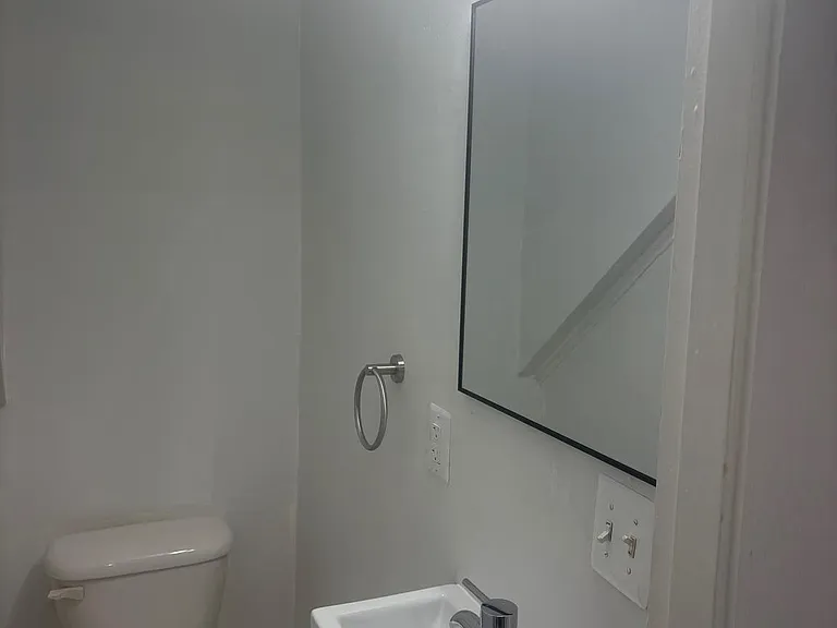 225 Missouri Ave NW — Photo 11