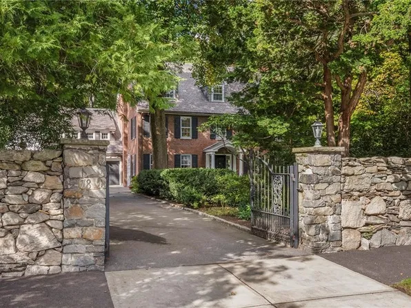 78 E Orchard Ave, Providence, RI 02906