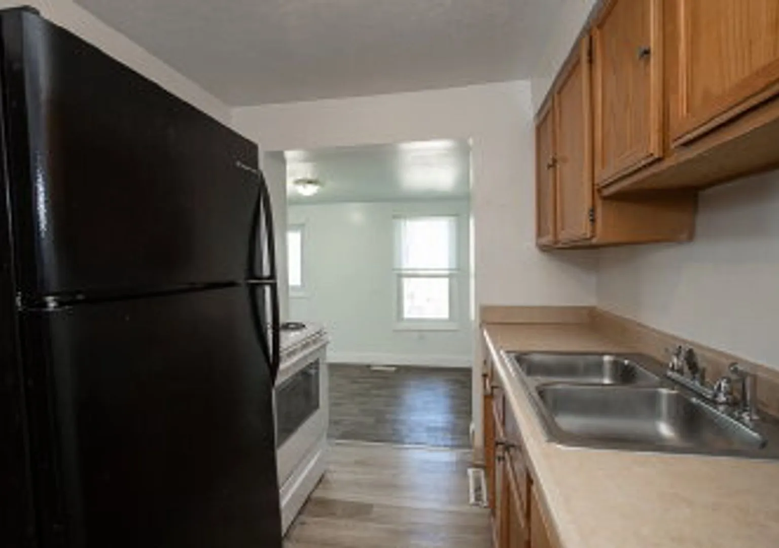 Charming 2-Bedroom Retreat with Modern Comforts on Treadwell Avenue — Photo 3