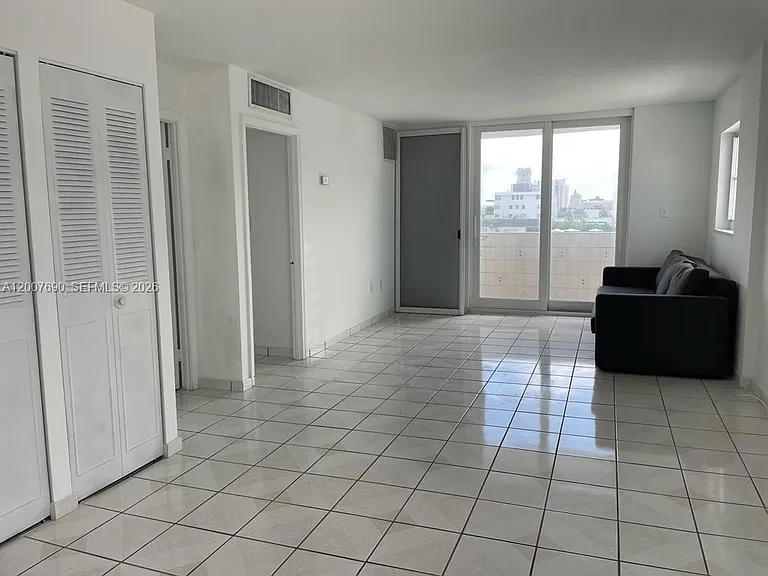 1750 James Ave #7A — Photo 4
