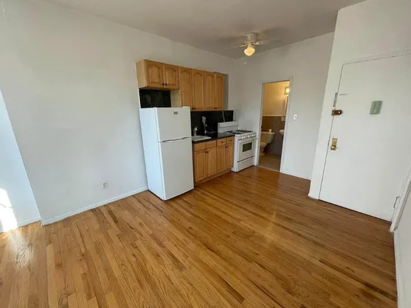 55 Clinton Street image 4 of 6